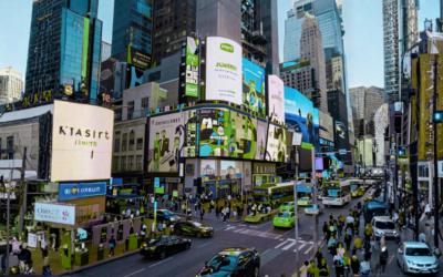 La pubblicità su TikTok esce dagli smartphone e arriva sul DOOH, grazie a un accordo con Displayce 